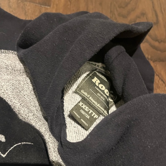 1 ROOTS SWEATER, 1 NIKE SWEATER, 1 WILFRED CARDIGAN — selling all three for 45$ - Picture 2 of 9